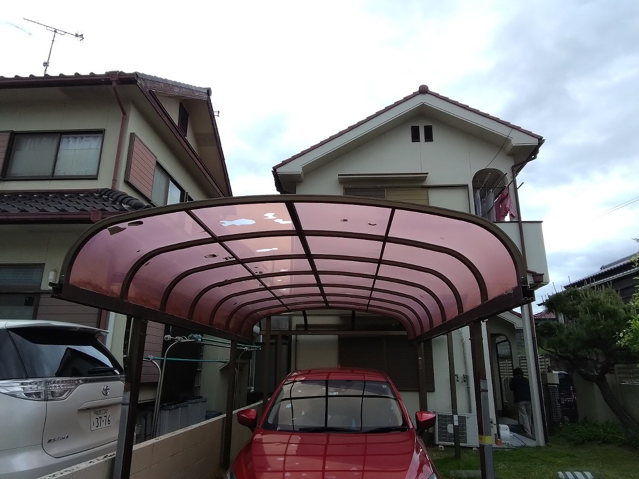 加古川市　雹被害カーポート屋根材破損